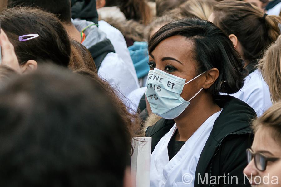 Paris - 08/11/2016 - Manifestation des hospitalier.e.s, #soigneettaistoi