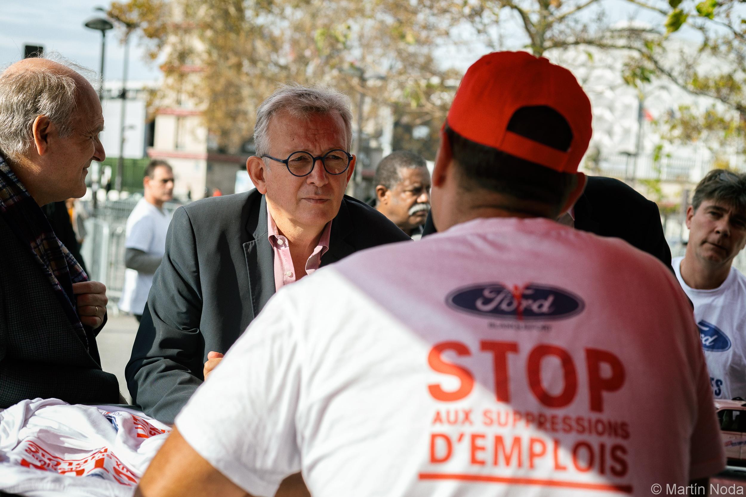 Paris - 12/10/2018 - Rassemblement des travailleur.euse.s de Ford Blanquefort devant le salon de l'auto - Pierre Laurent