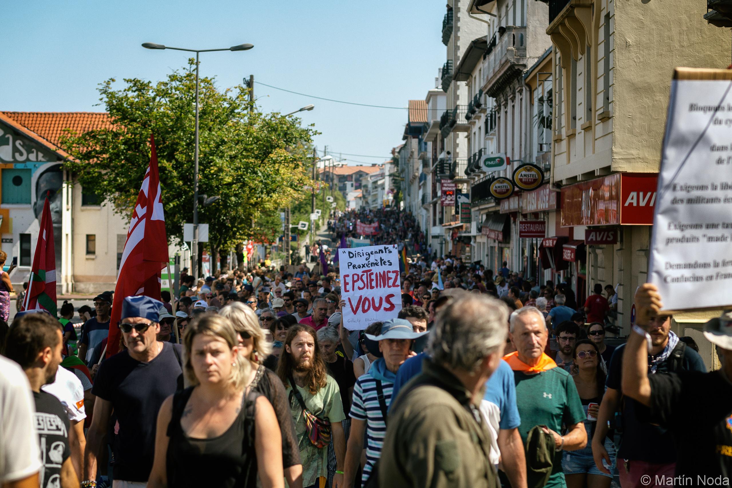 Manifestation contre le G7 à Hendaye. 24/08/2019.