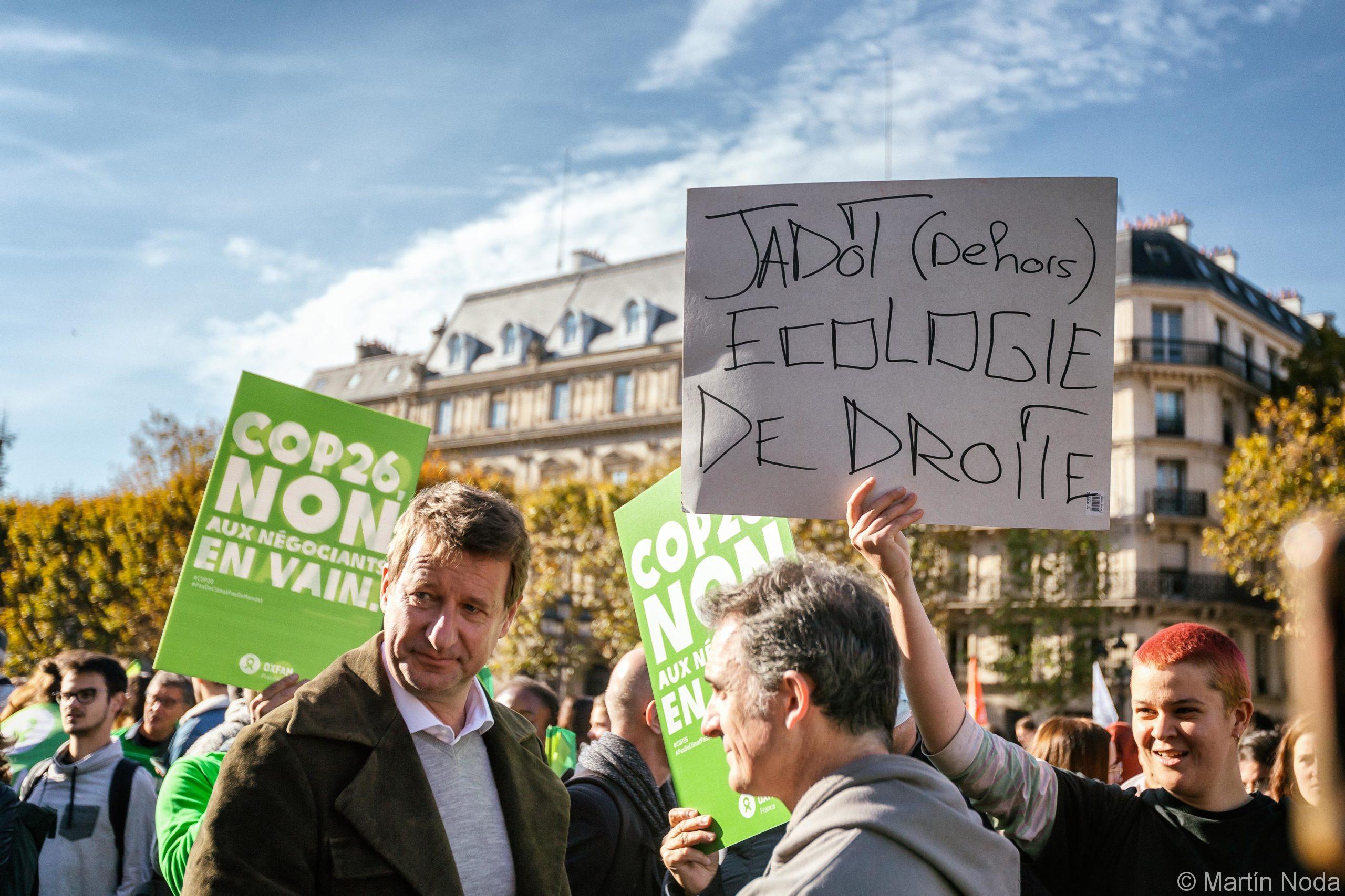 France, Paris, 2021-11-06.  Rassemblement contre l'inaction de la COP26. 